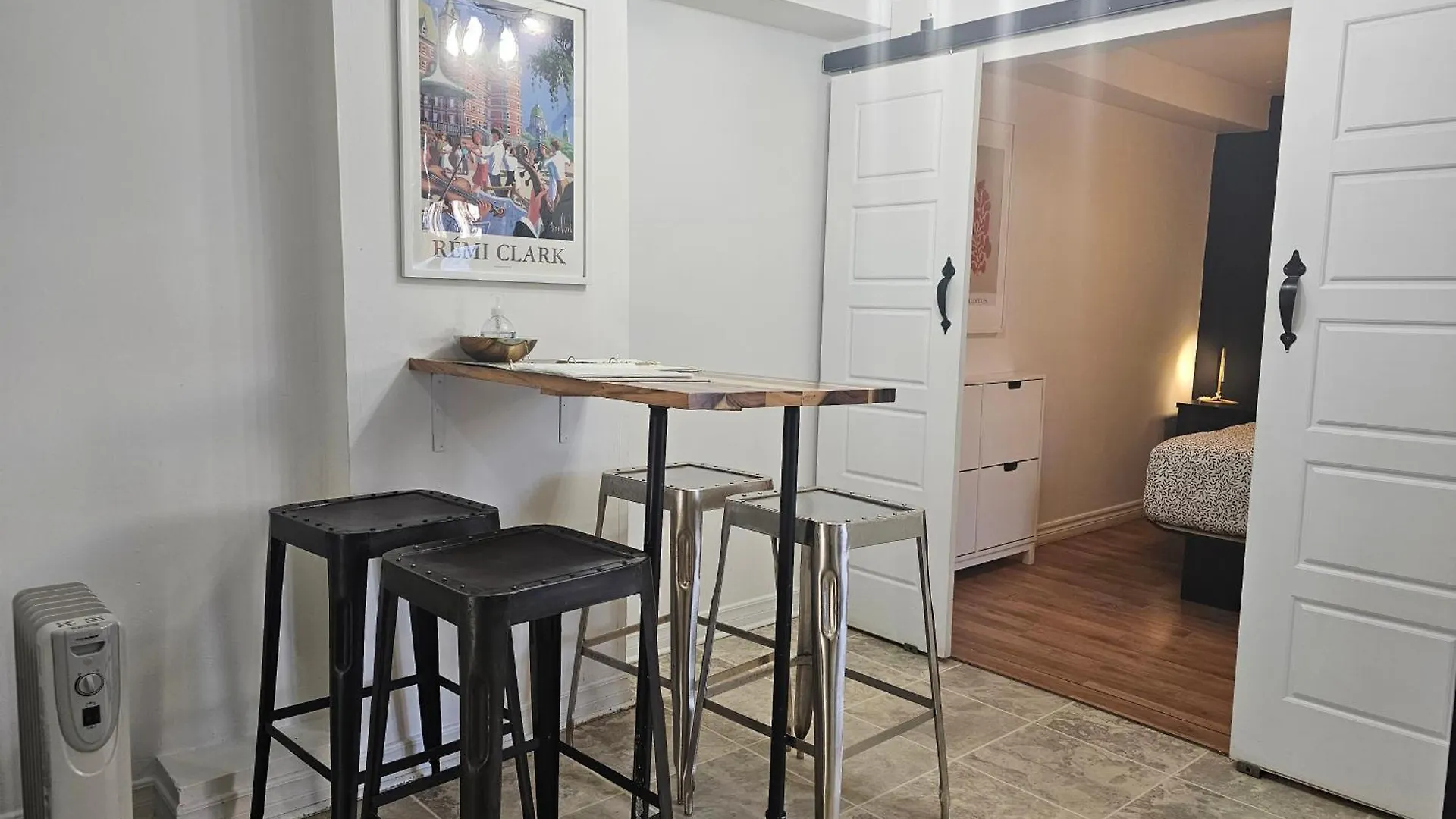 Apartment Espace Couronne By Hebergements Dcl Quebec City